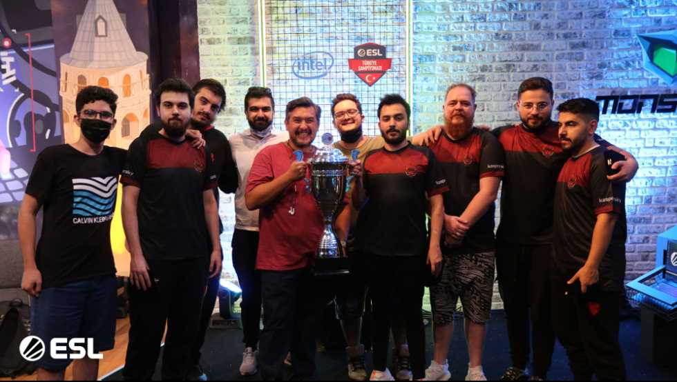 Intel® ESL Türkiye CS:GO Şampiyonası 2020’de kupanın sahibi Sangal Esports oldu